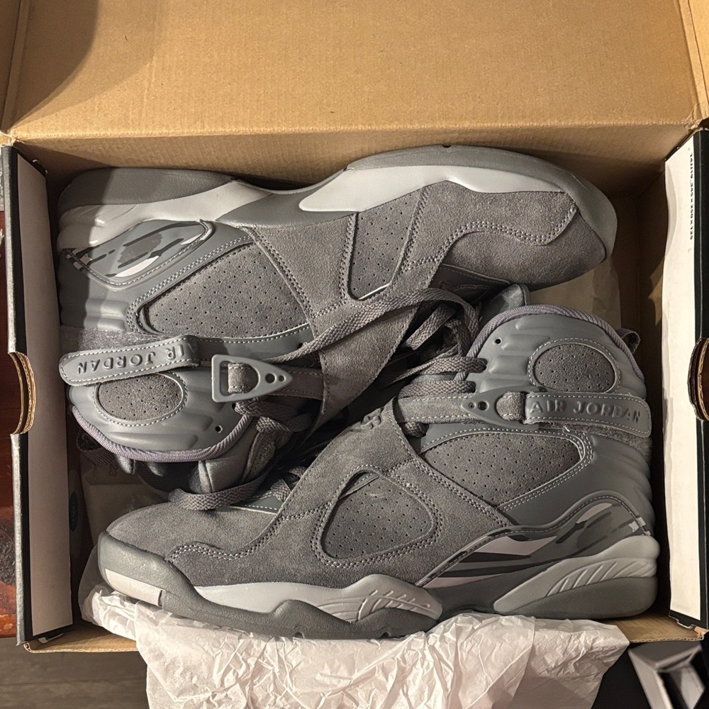Jordan 8 Retro Gray Sneakers